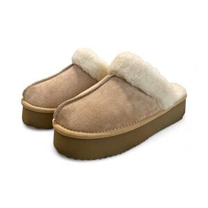 Hey Girl by Corkys Cuddle Up Slipper Shoes Faux Camel Suede NWOT Women’s Size 8